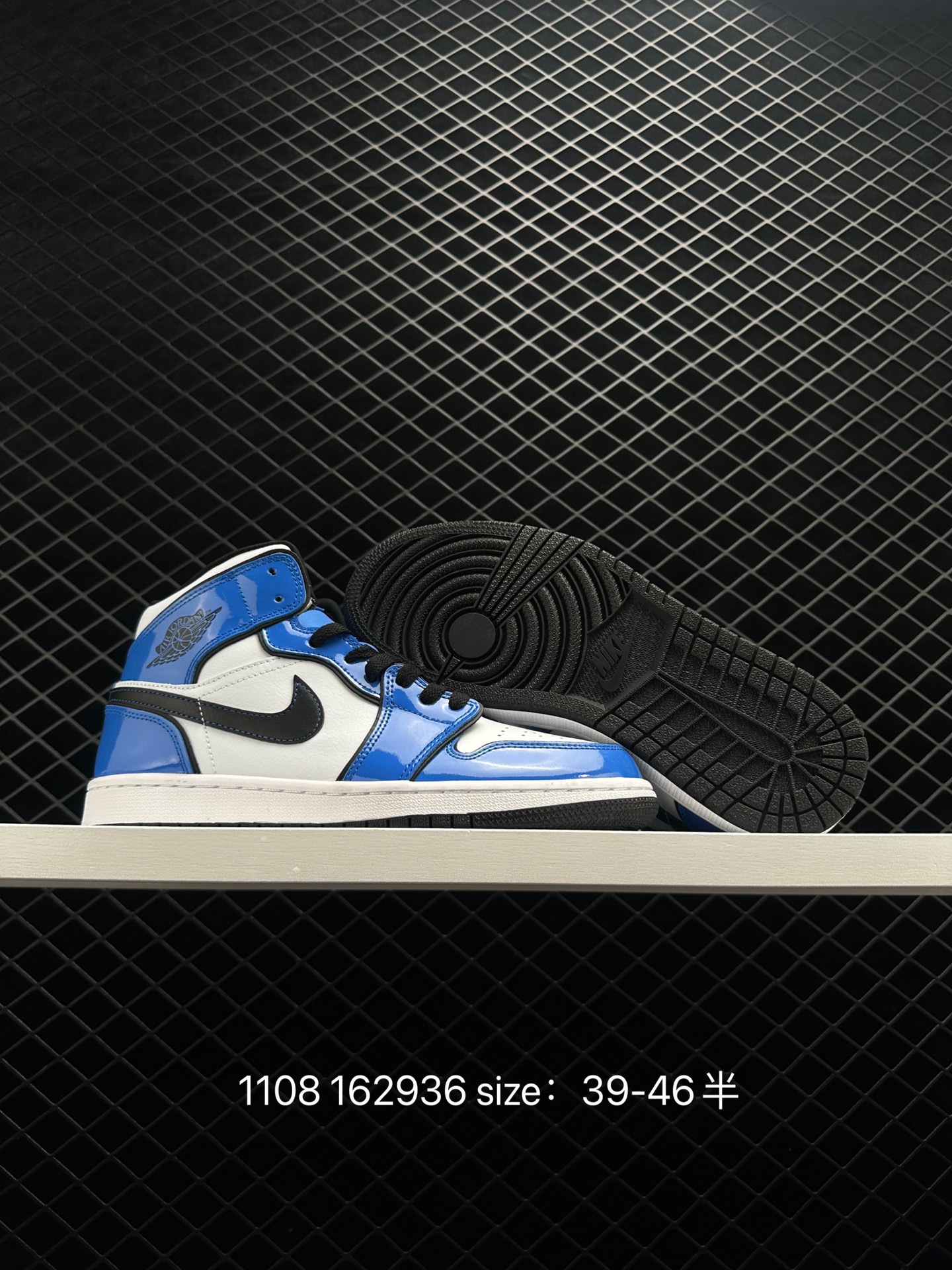 Air Jordan 1 Mid“Light Smoke Grey”